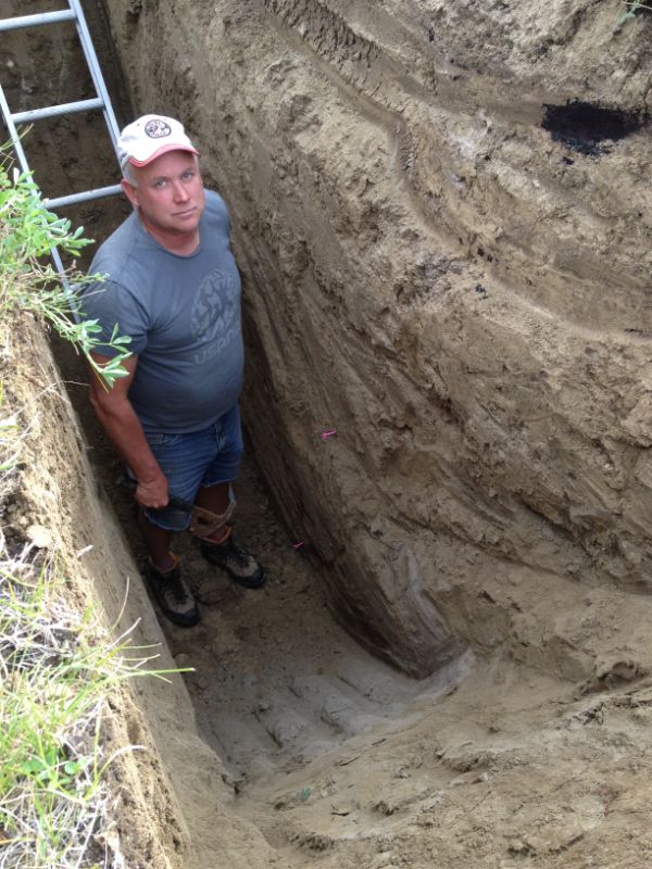 Cistern Service Expert Working on Installing a New Cistern